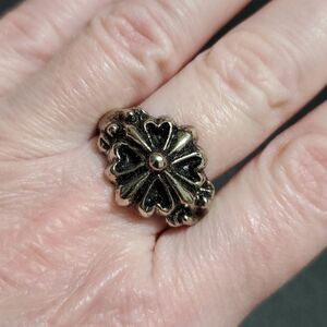 Silver tone flower ring size 9 approx
